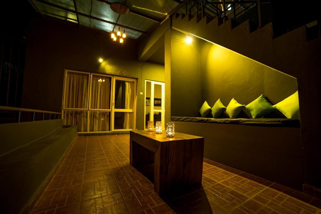 เรนจ์ กัณฏิ Villa แคนดี้ ภายนอก รูปภาพ